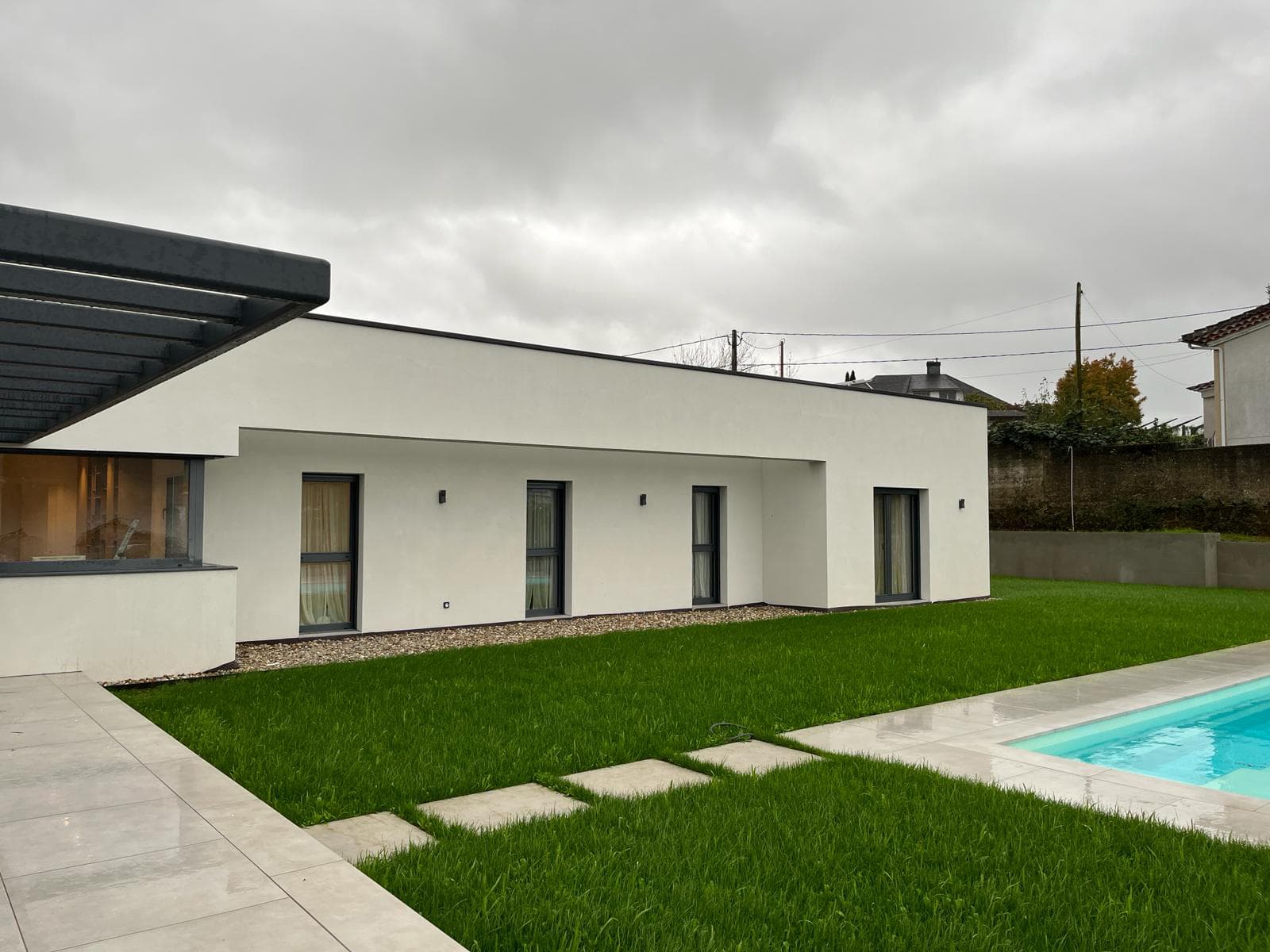 Hazte con puertas de aluminio y PVC en Padrón fabricadas a medida